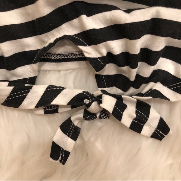 Forever 21 Tank w/ Cute Tie Detail - Picture 3 of 5